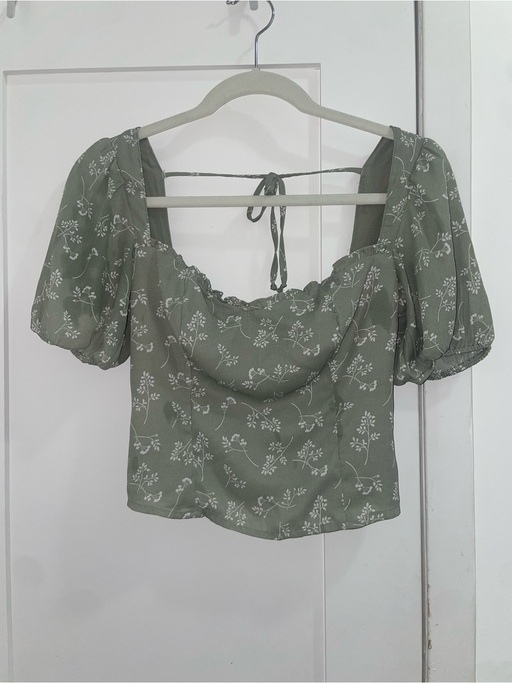 Abercrombie & Fitch Sage Green Floral Puff Sleeve Top